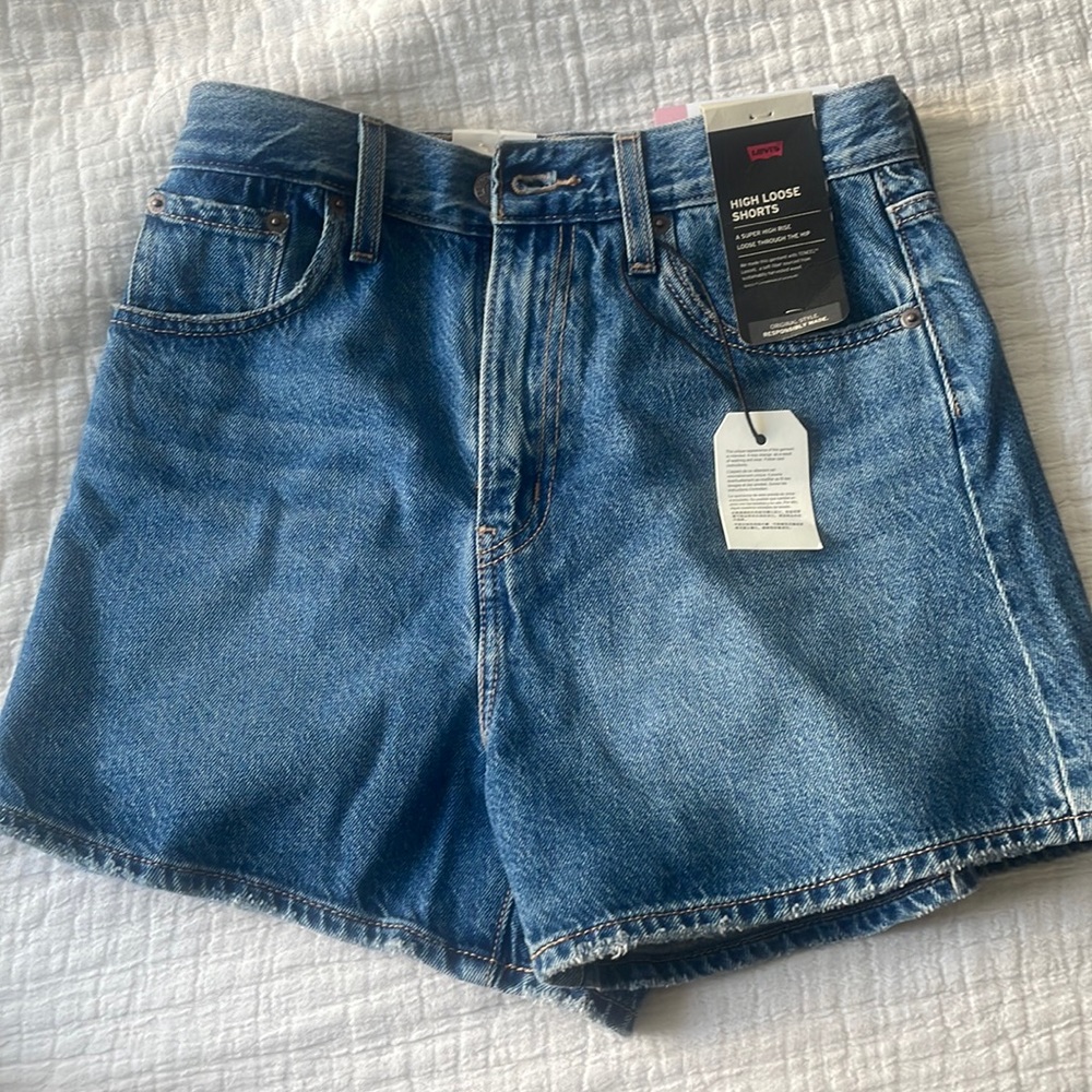 Levi’s High Loose Denim Shorts NWT size 25